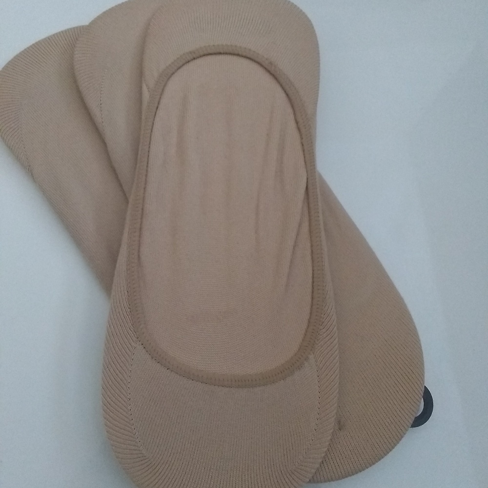 Nude beige liner socks no show three pair